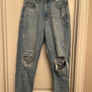 American Eagle Light Distressed Boyfriend Jean